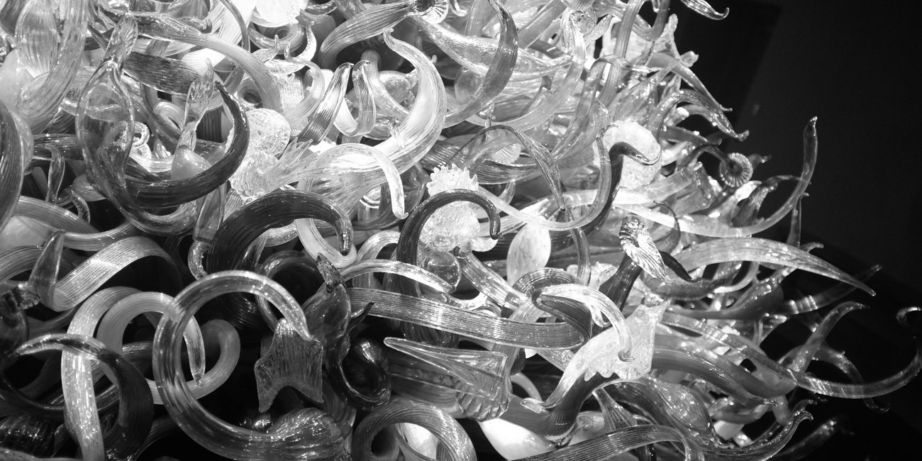 How Postgres Makes Transactions Atomic